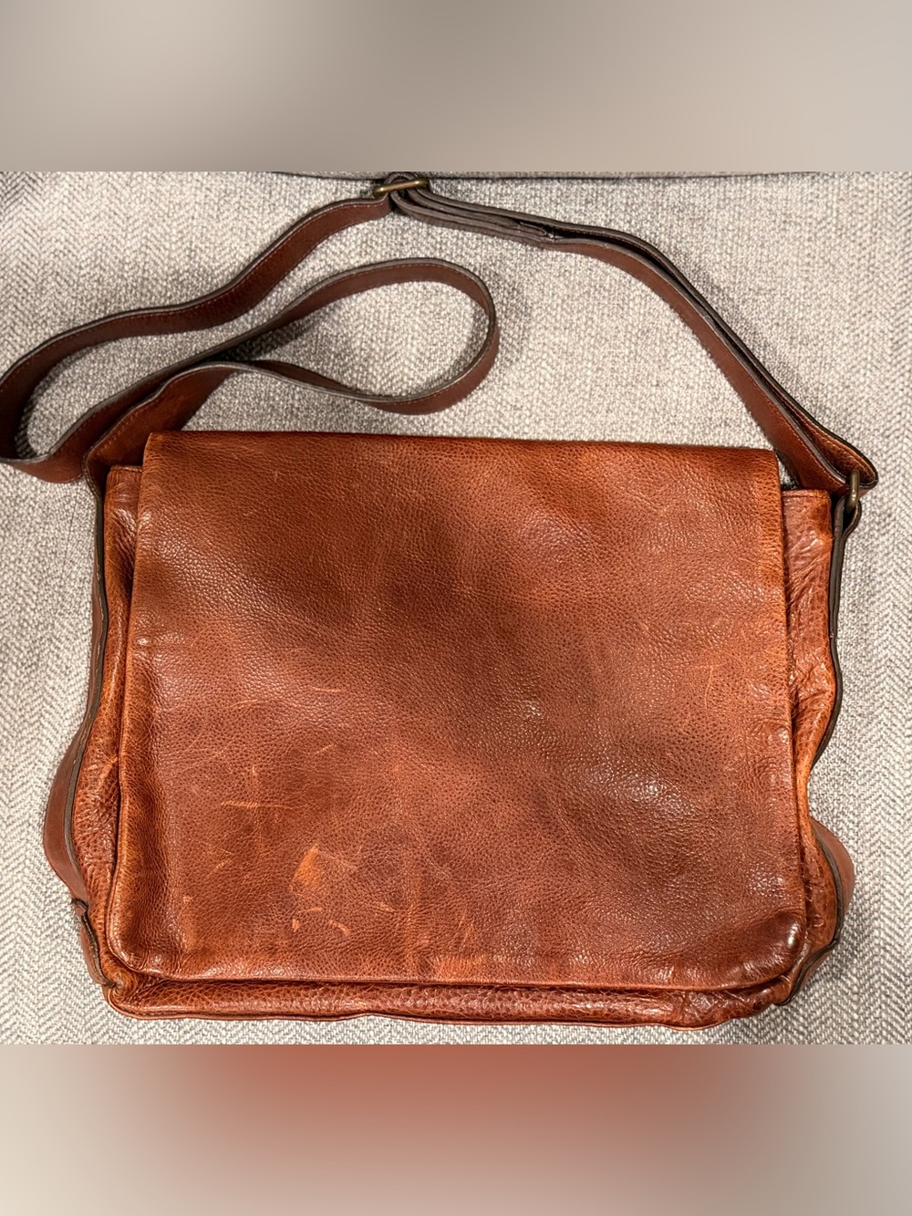 Moore & Giles Men's Leather Messenger Bag - Brown